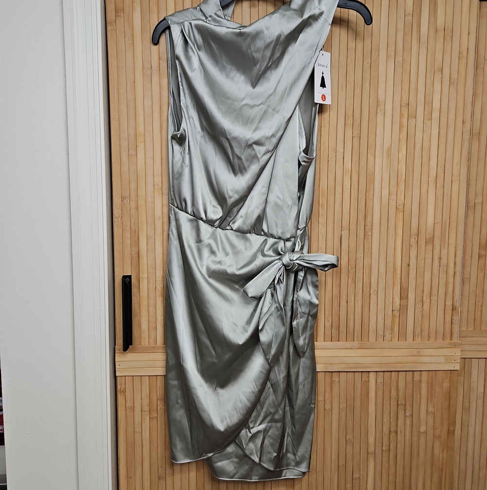 Satin Wrap-Style Sleeveless Dress in Silver/Green